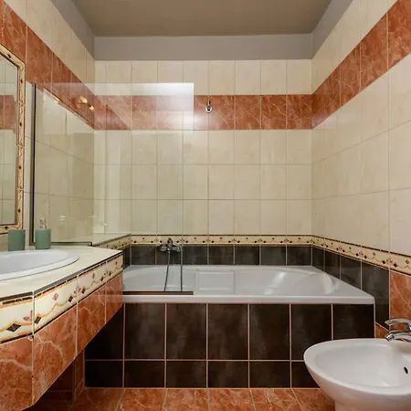 Louloudis Complex Apartment *