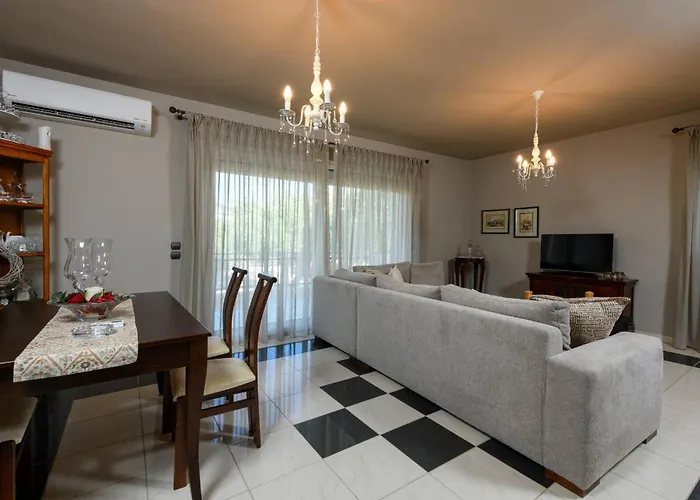 Louloudis Complex Apartment *