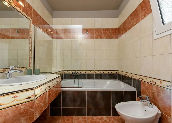 Louloudis Complex Apartment *